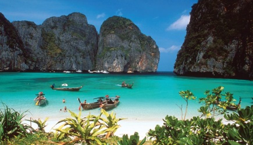 Best Season for Domestic Travel in Toronto